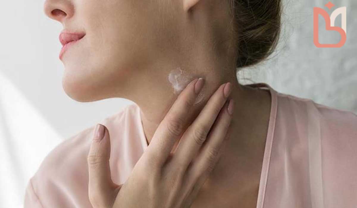 کرم تخصصی ضد چروک برای مراقبت و جوان سازی پوست گردن و دکلته کرم تخصصی ضد چروک برای مراقبت و جوان سازی پوست گردن و دکلته