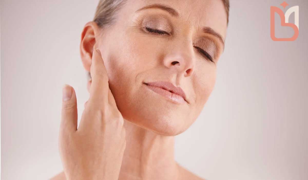 آموزش تصویری نحوه صحیح ماساژ و سفت کردن پوست گردن با دست آموزش تصویری نحوه صحیح ماساژ و سفت کردن پوست گردن با دست